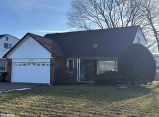 13298 Kozak Dr, Sterling Heights, MI