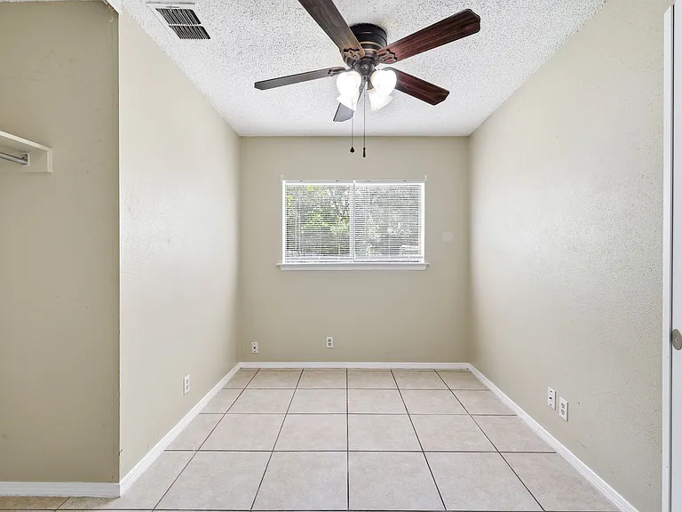 6210 Valley Queen — Photo 20