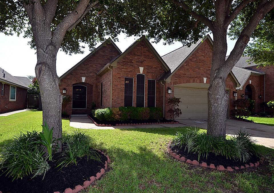 Great home with wonderful upgrades. Wonderful curb appeal and nicely framed by mature trees.