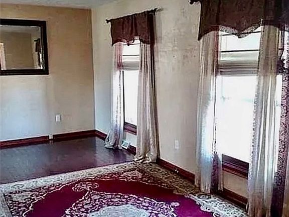 3rd image of 569 Blossom Ave
