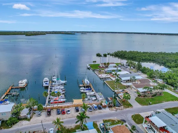 3705 116th Street Ct W, Bradenton, FL 34210