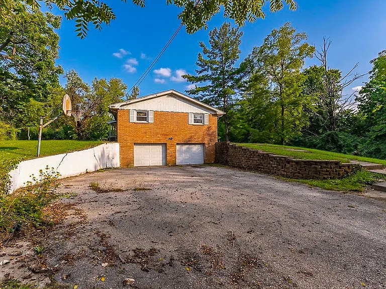 1364 Morman Rd — Photo 2