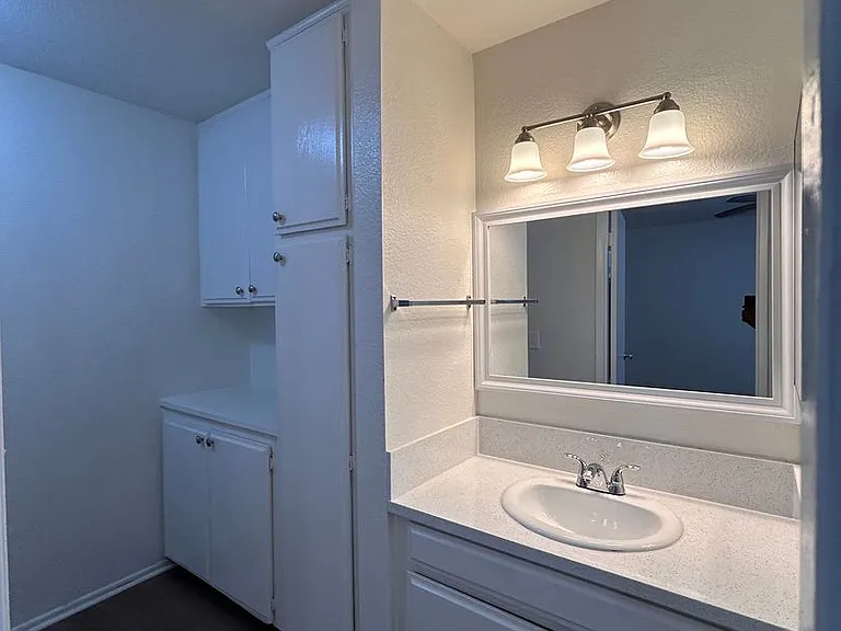 14135 Doty Ave — Photo 10
