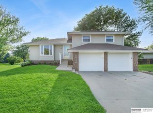 6022 N 116th Cir, Omaha, NE 68164