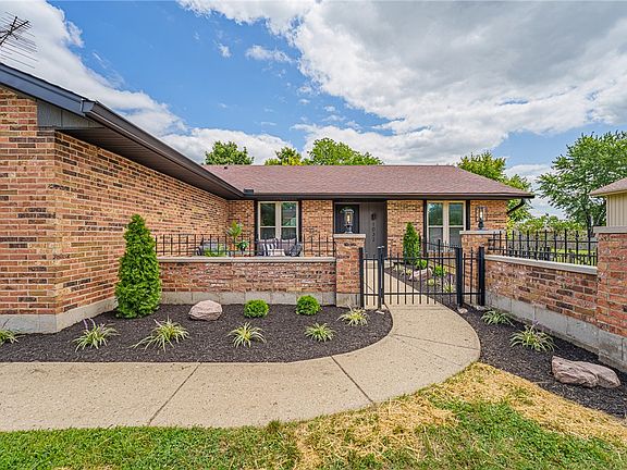 2nd image of 1032 Birchton Pl