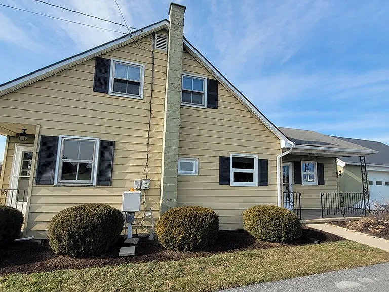 331 Newport Rd — Photo 5