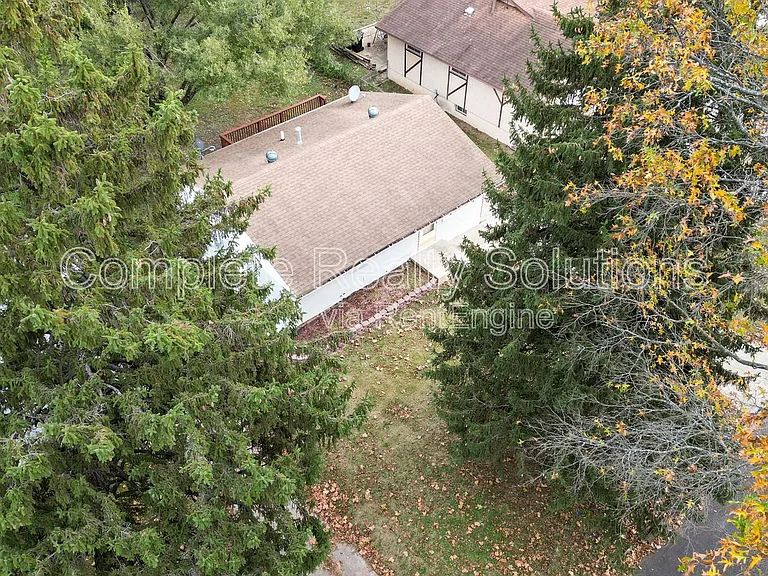 125 Perthshire Rd — Photo 31