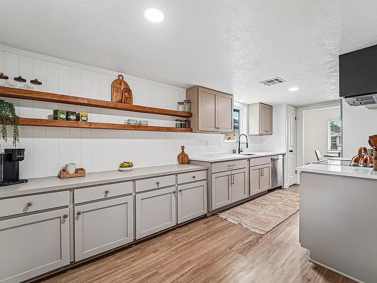 2801 Coy Dr — Photo 20