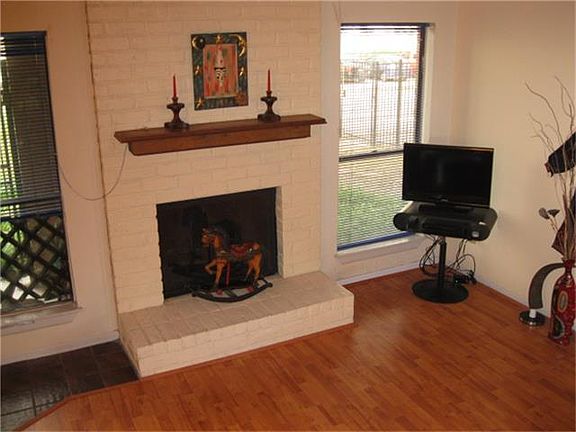 3rd image of 17724 Kings Park Ln