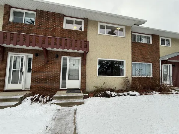 441 S Switzer Dr #27, Hinton, AB T7V 1Z7