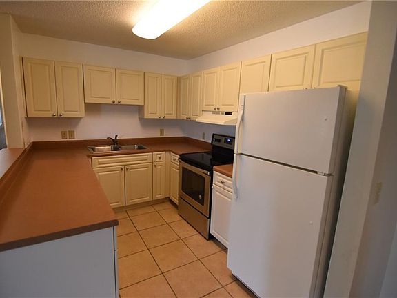 3rd image of 9481 Highland Oak Dr Unit 408