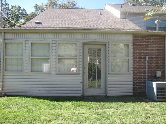2nd image of 4410 Washington Ct