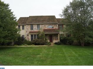 16 McMullan Farm Ln, West Chester, PA 19382
