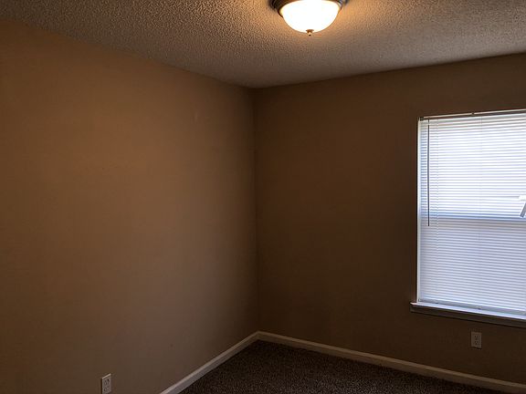 4th image of 502 Patricia Ln #41