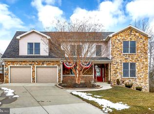 408 Grist Mill Rd, Hummelstown, PA 17036