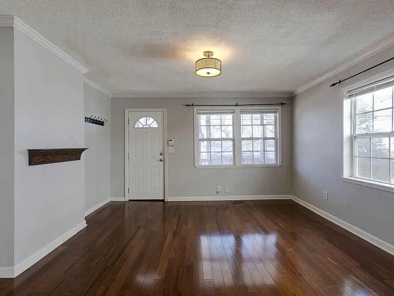 2412 Chapel Ave — Photo 10