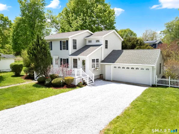5 Central Avenue, East Lyme, CT 06357