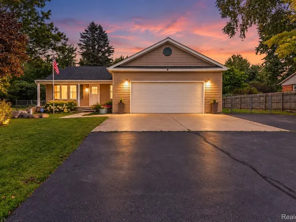 7870 Ormond Rd, Davisburg, MI 48350