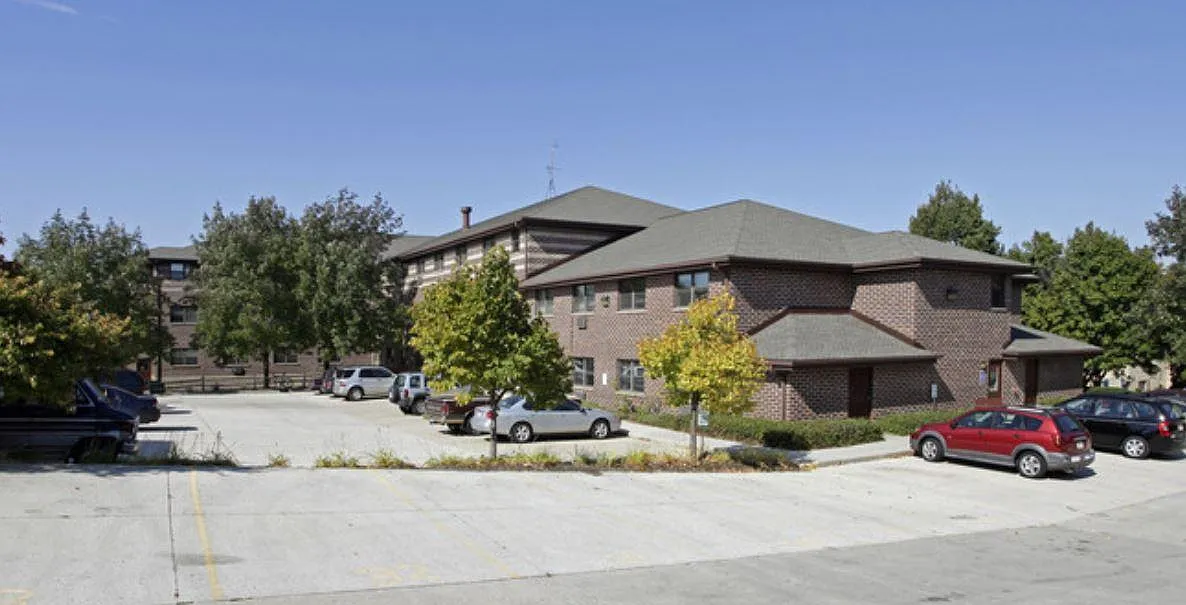 Sheboygan Regency — Photo 1