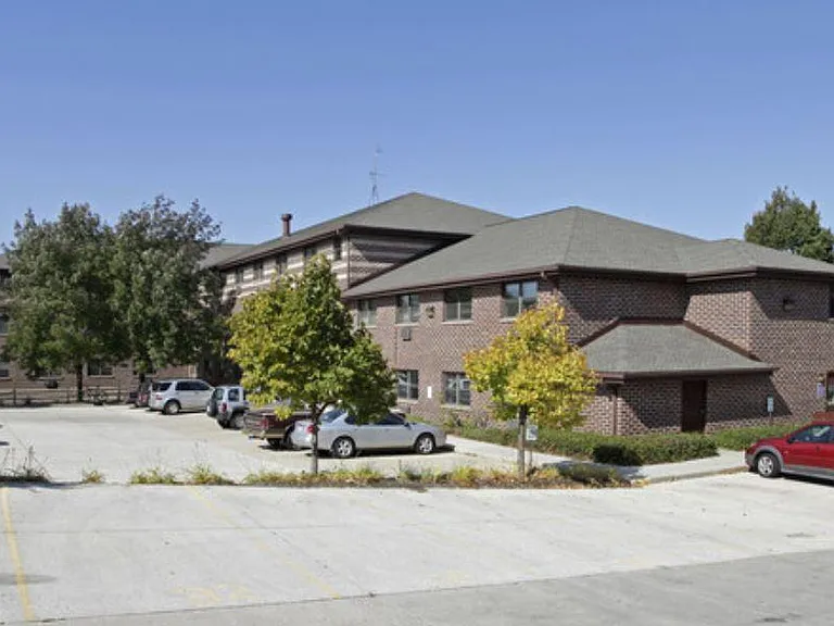 Sheboygan Regency — Photo 1