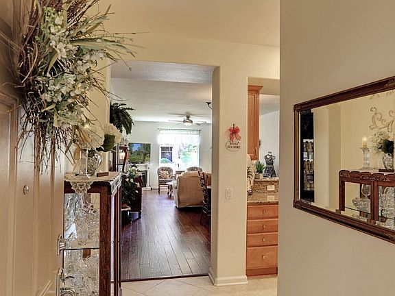 4th image of 1510 Topanga Ln Unit 105