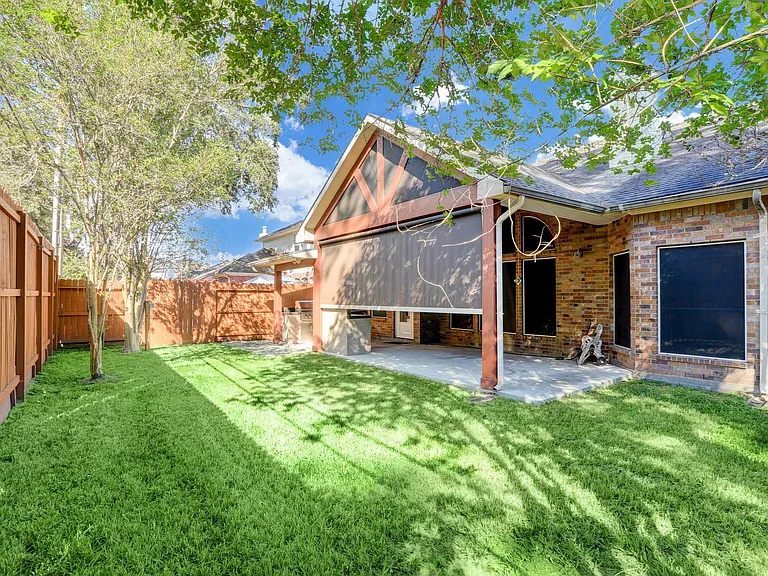 3808 Armand Dr — Photo 16