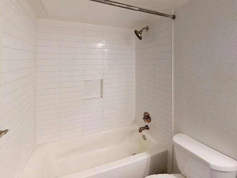 5404 Reiger Ave — Photo 8