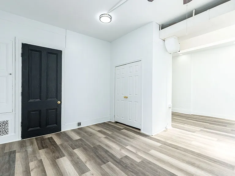 814 N Broad St — Photo 15