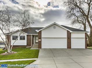 8111 Leighton Ave, Lincoln, NE 68507
