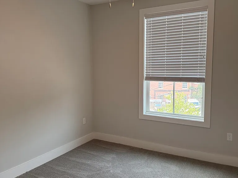 216 S Division St #207 — Photo 4