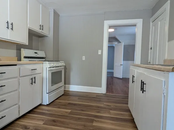 406 Frank Hall Dr, Albert Lea, MN 56007