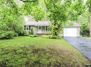 30 Trottingham Rd, Saratoga Springs, NY 12866