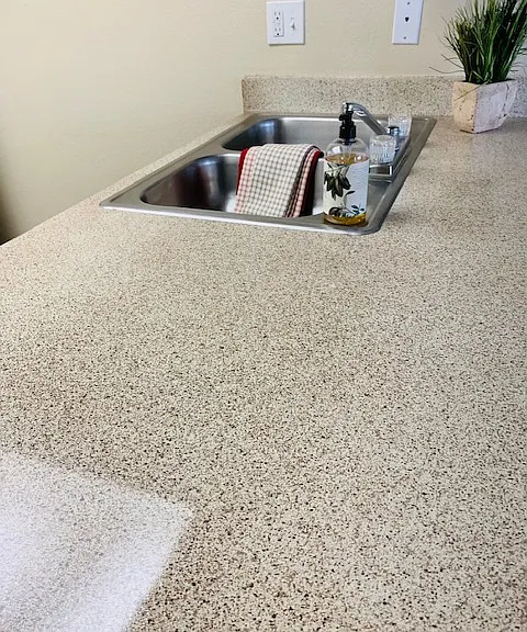 Desert Springs Apartments — Photo 30