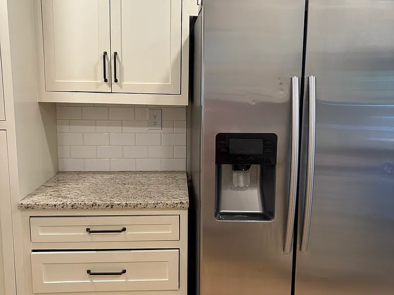 445 Augusta Dr — Photo 2