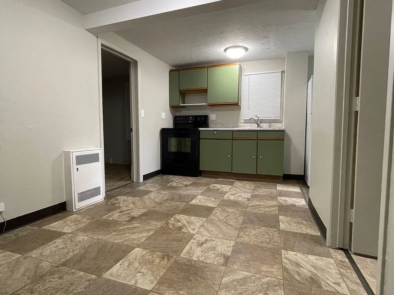 2 bed, $1,000 — Photo 3