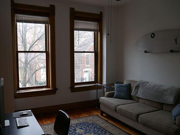 2nd image of 1028 N Winchester Ave APT 2F