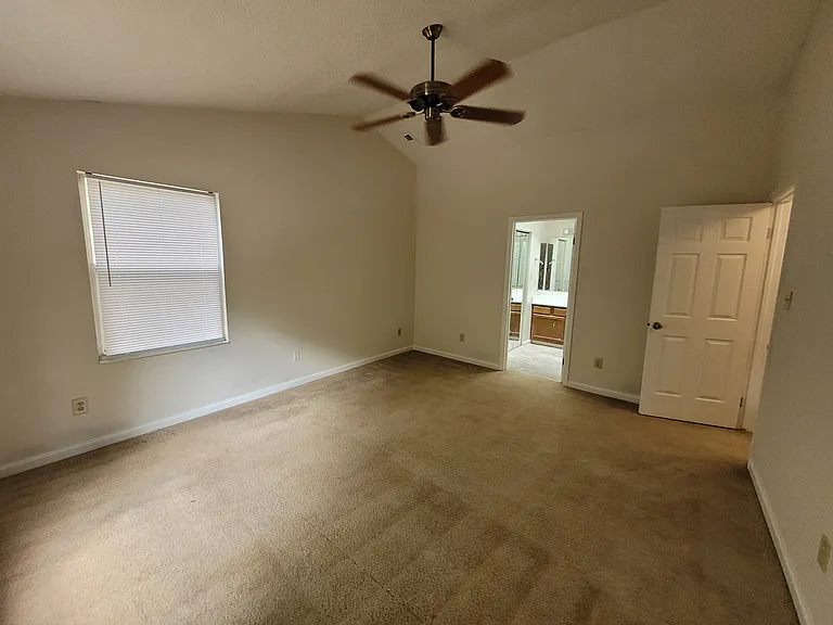 104 Corgy Dr — Photo 16