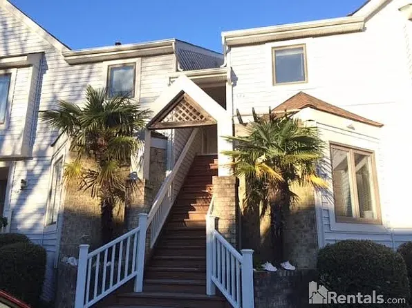 172 Harbor Watch Dr, Chesapeake, VA 23320