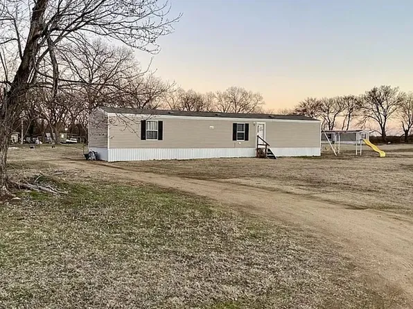 204 S 18th St, Mannsville, OK 73447
