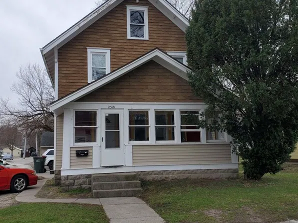 2518 Knapp St, Ames, IA 50014