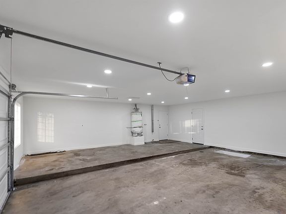 5th image of 18379 Ranchero Rd