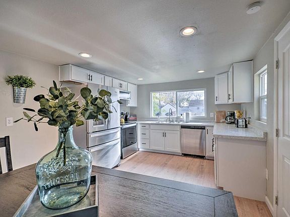 3rd image of 720 Avenue B
