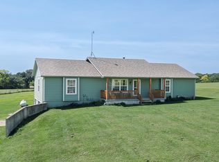 24601 Garrett Rd, McLouth, KS 66054