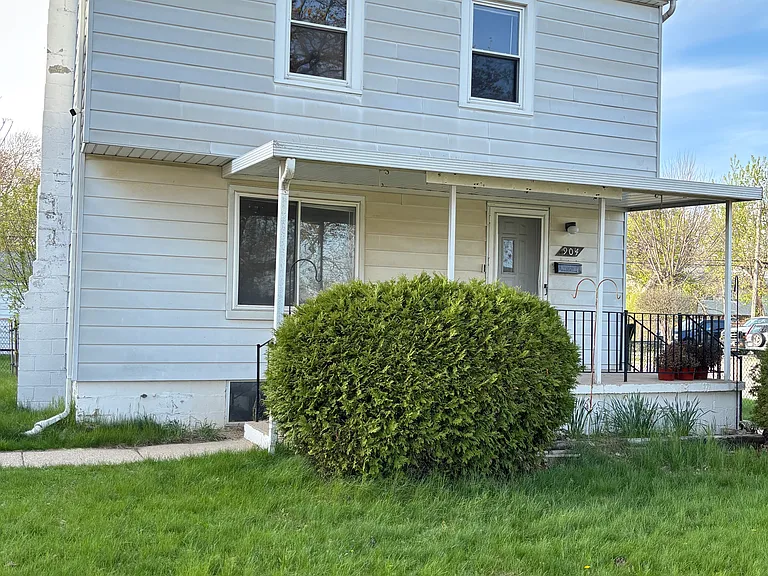 904 Jefferson St — Photo 1