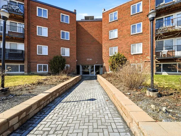 2041 Arrowsmith Dr #308B, Ottawa, ON K1J 7V7