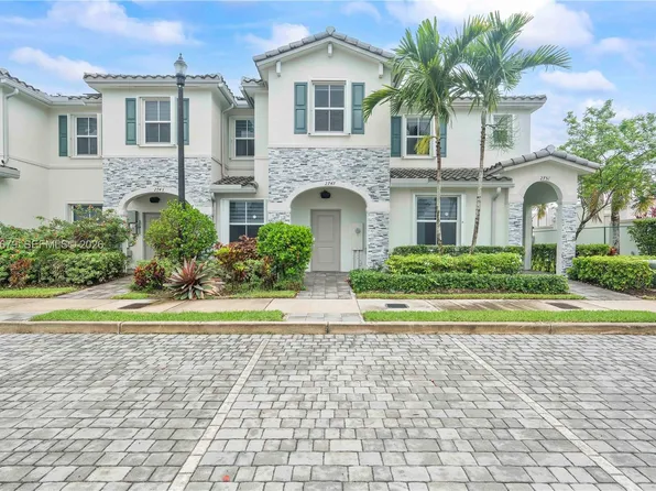 2747 SE 15th St, Homestead, FL 33035