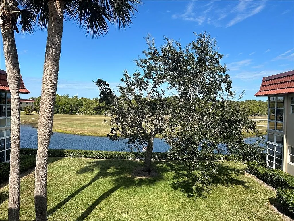 1 bed, 1.0 bath, 630 sqft, $1,150 — Photo 2