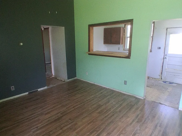 615 N Almond St — Photo 14