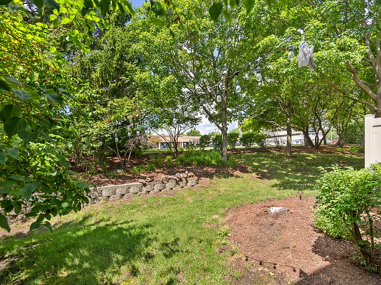 54 Egg Harbour Ct — Photo 26