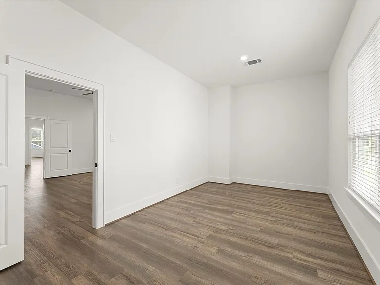 1825 Northwood Rd — Photo 28